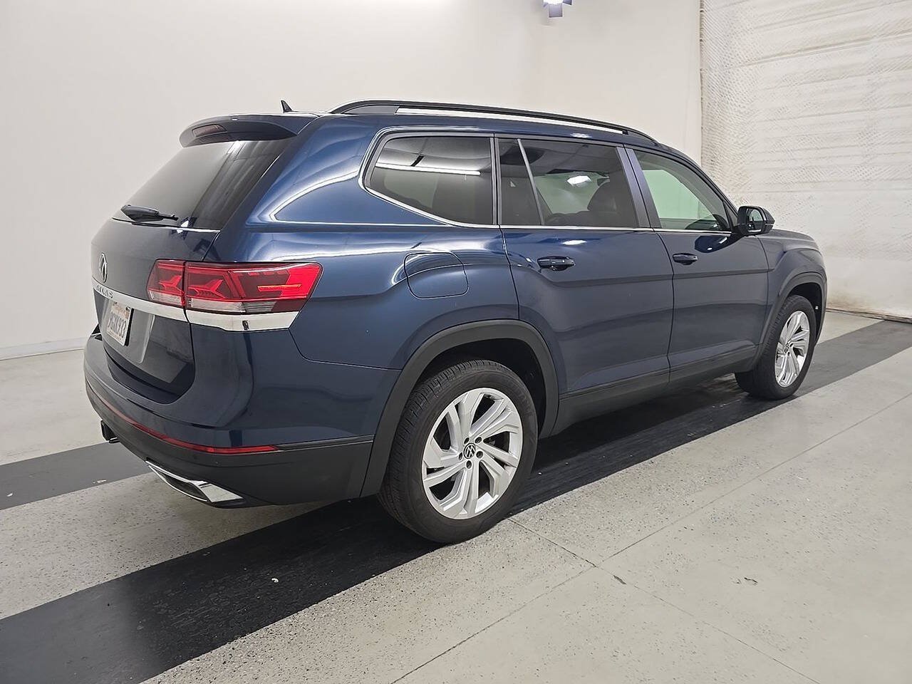 Used 2023 Volkswagen Atlas SE FWD image 2