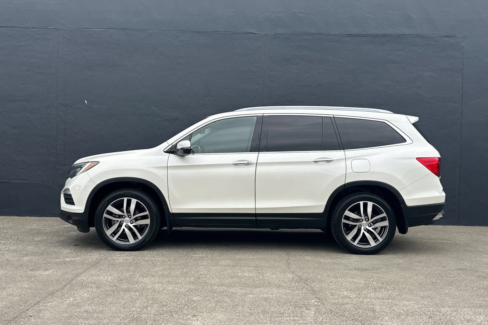 Used 2018 Honda Pilot Elite image 5