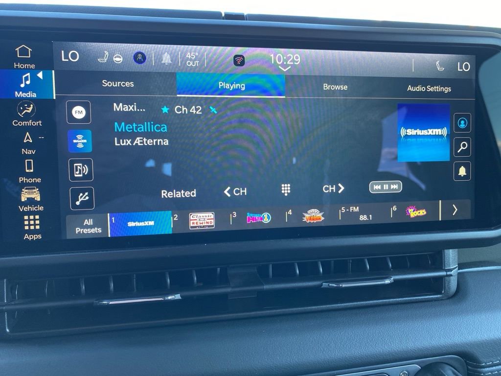 New 2025 Jeep Gladiator Mojave image 41