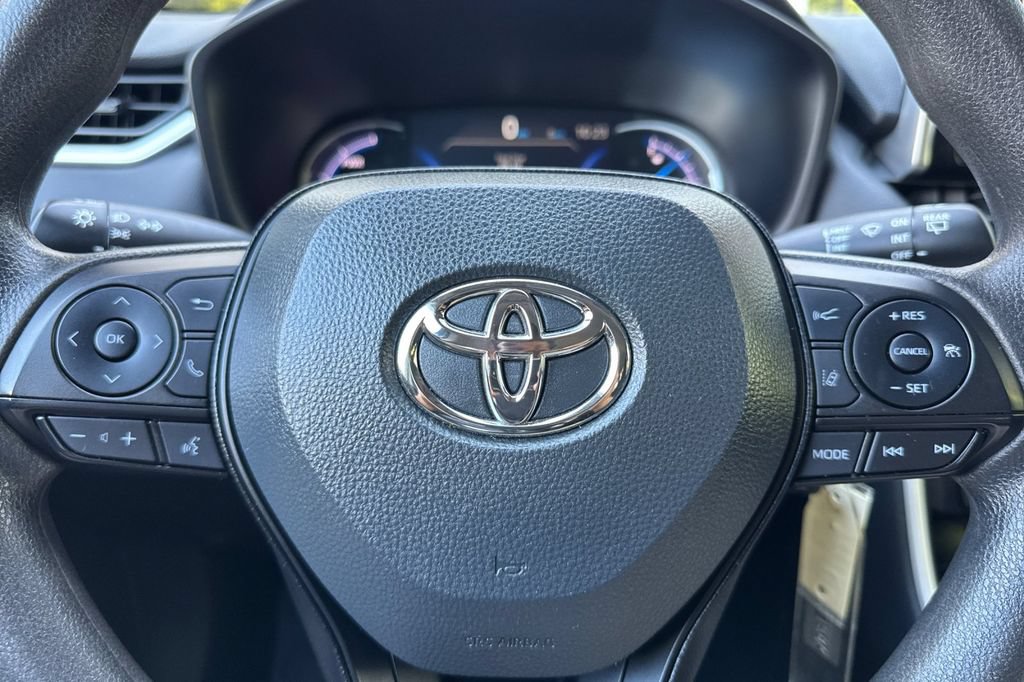 Certified 2024 Toyota RAV4 LE AWD/4WD image 21