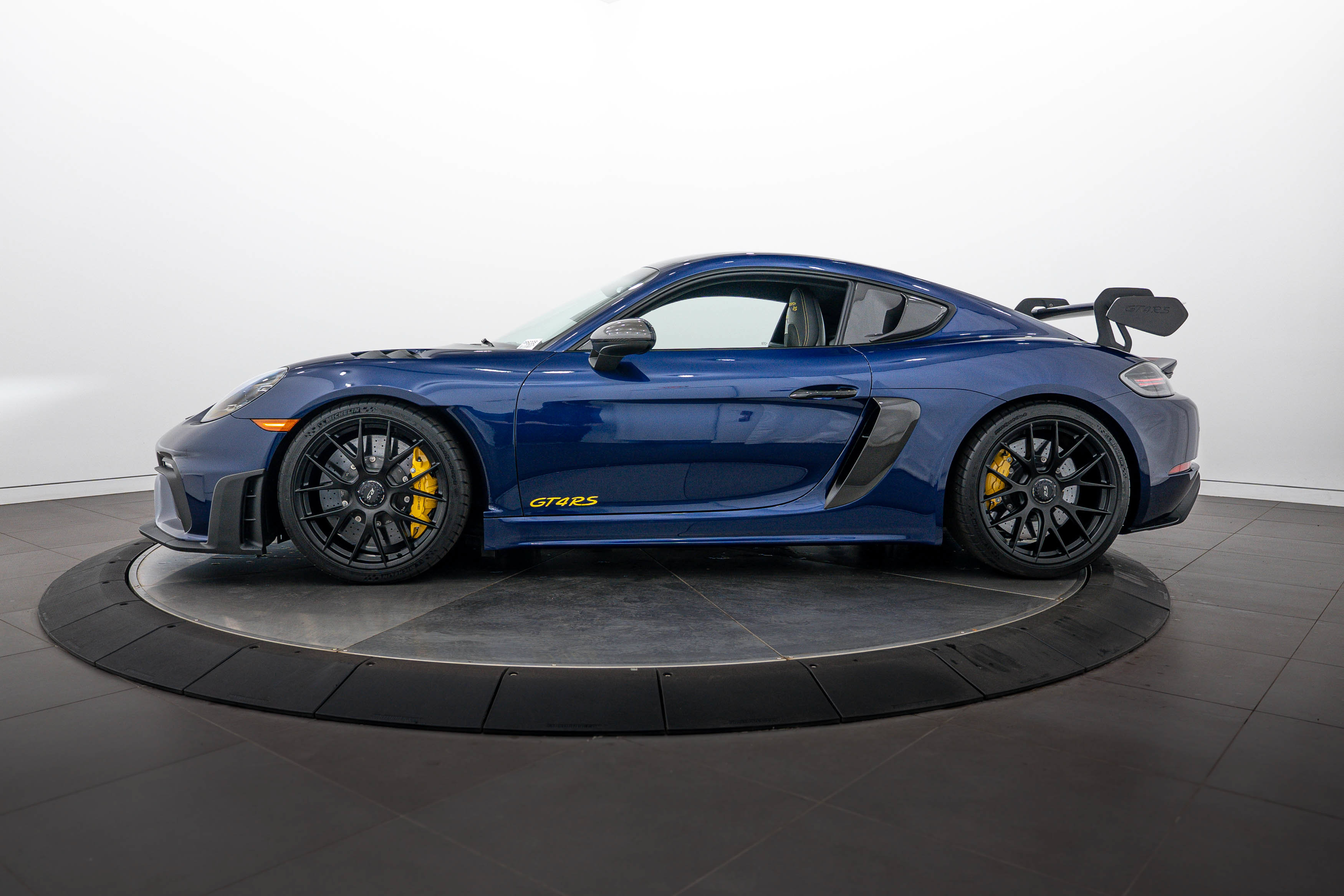 Certified 2025 Porsche 718 Cayman GT4 RS RWD image 2