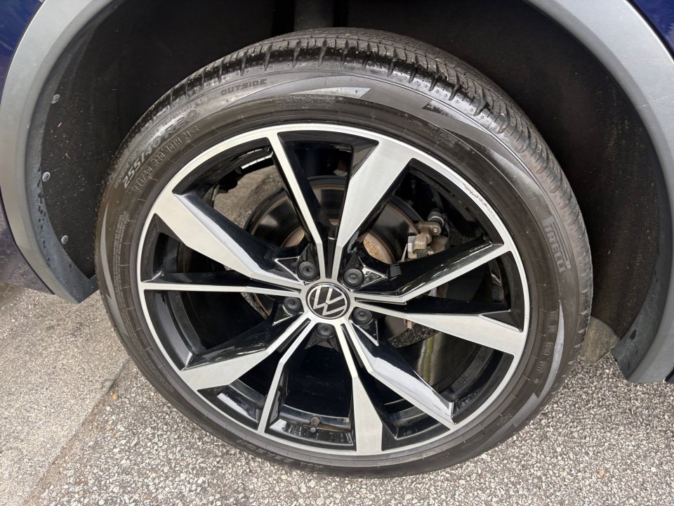 Certified 2022 Volkswagen Tiguan SEL R-Line AWD/4WD image 23