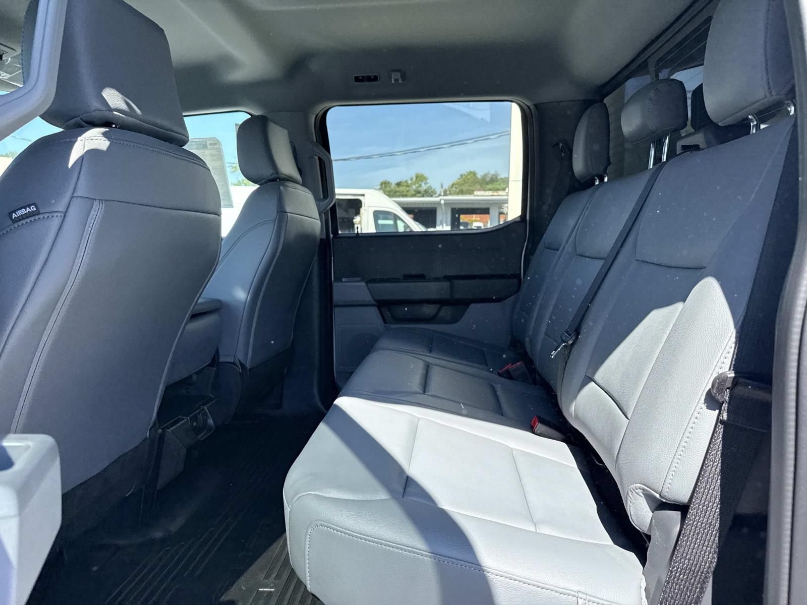 New 2025 Ford F550 4x4 Crew Cab image 11