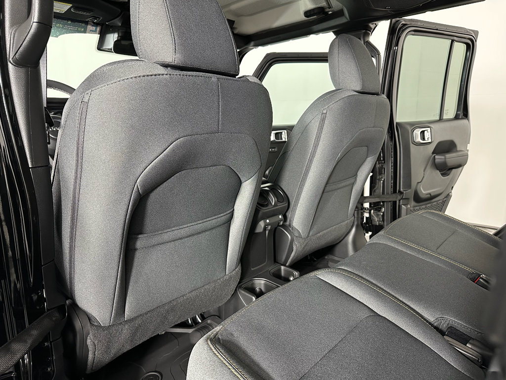New 2025 Jeep Gladiator Willys image 24