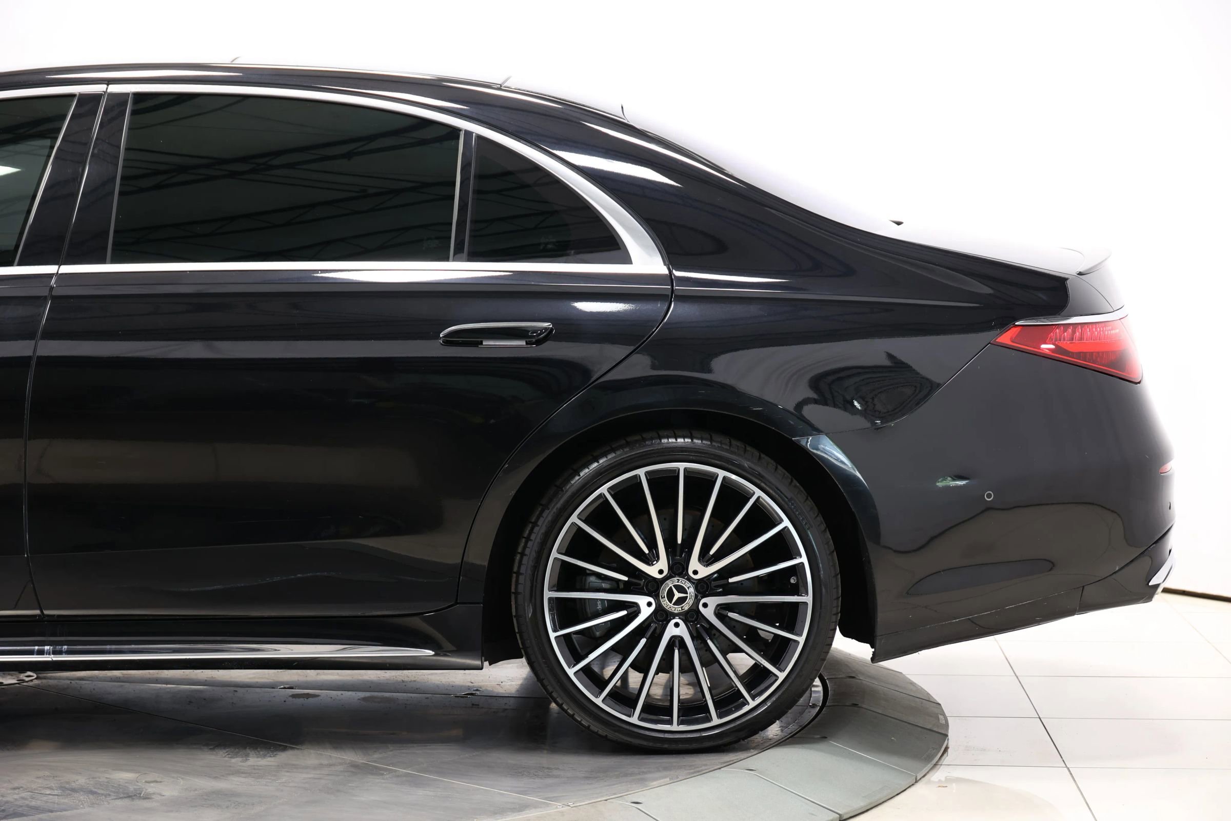 Used 2022 Mercedes-Benz S 580 4MATIC Sedan image 9