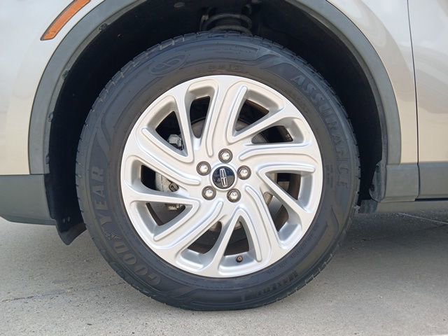 Used 2021 Lincoln Corsair FWD w/ Convenience Package image 5