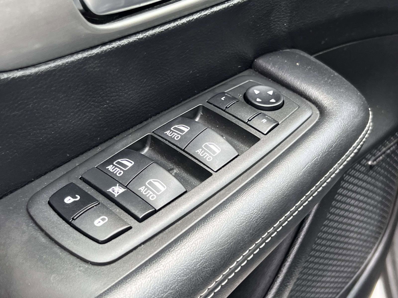 Used 2022 Chrysler Pacifica Limited w/ S Appearance Package image 29