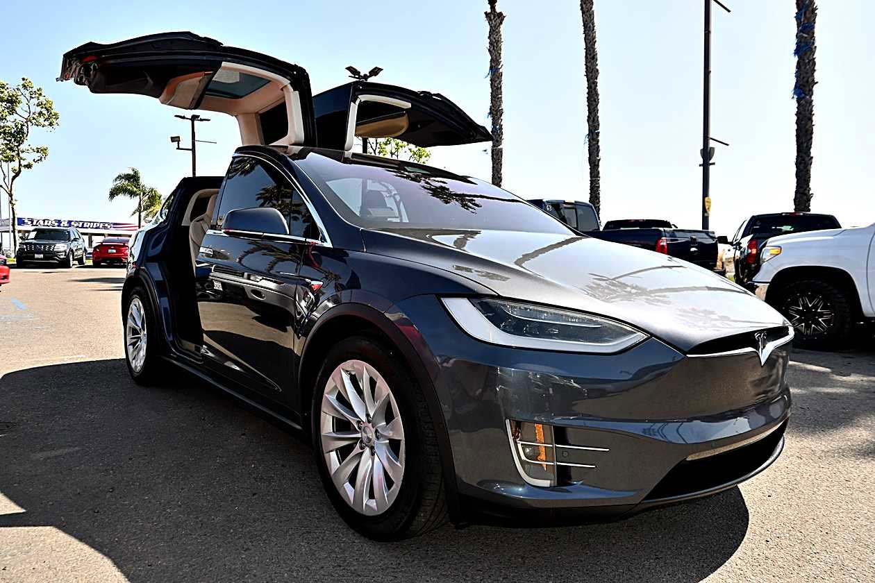Used 2017 Tesla Model X 75D AWD/4WD image 3