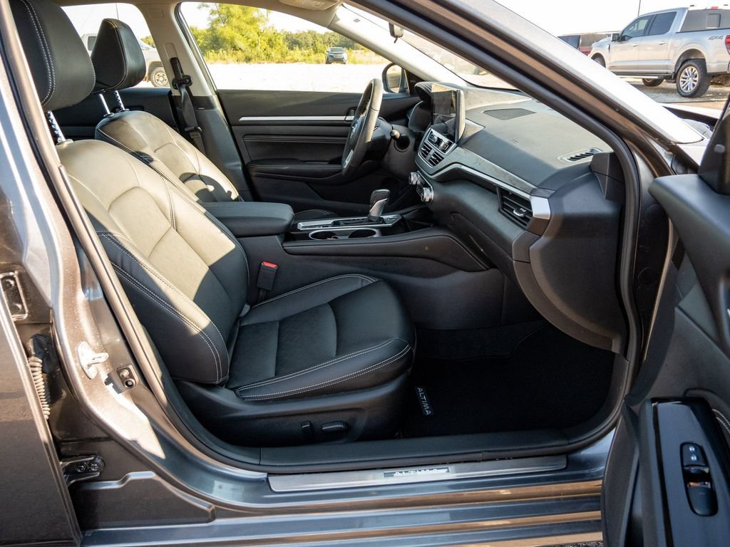 Used 2023 Nissan Altima 2.5 SL FWD image 15