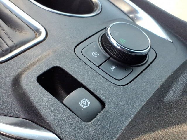 Used 2022 Chevrolet Traverse LT w/ Midnight/Sport Edition FWD image 16