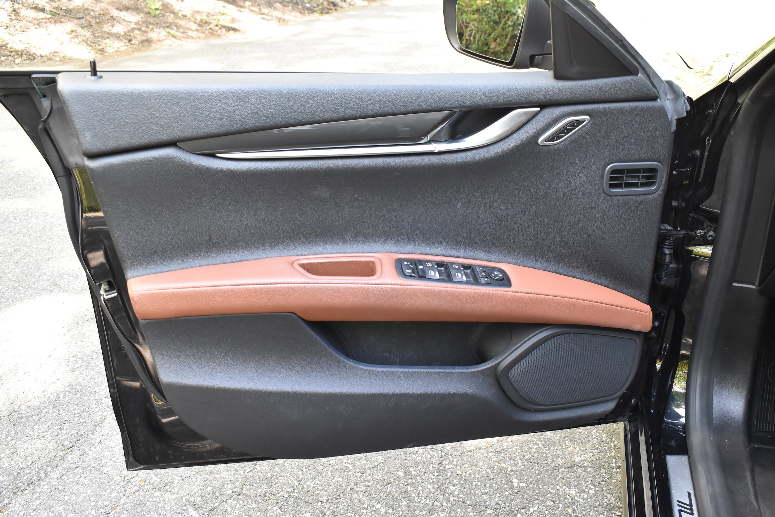 Used 2020 Maserati Ghibli RWD image 21