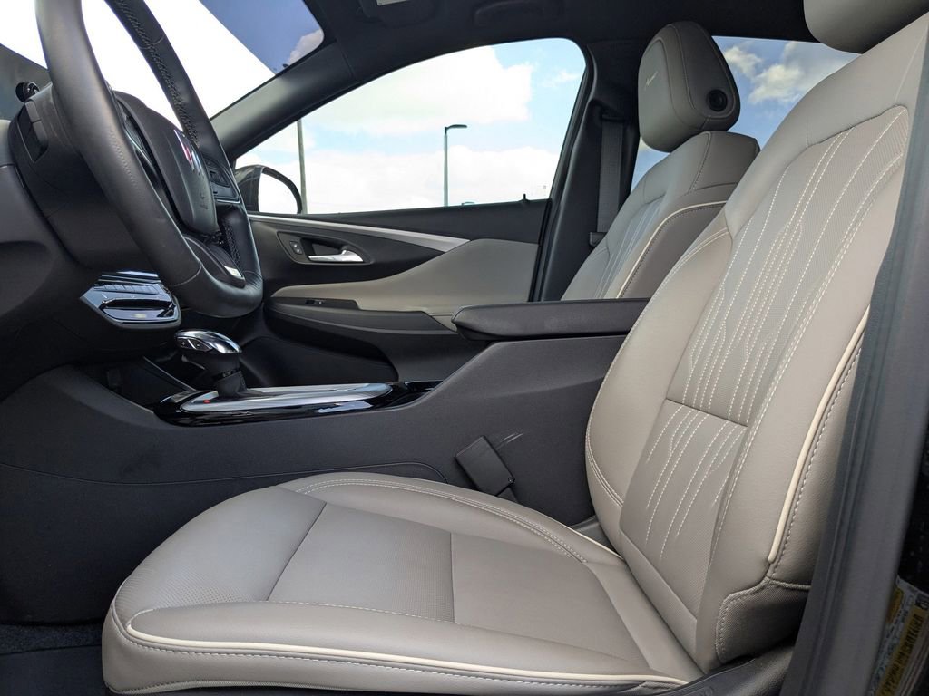 Used 2025 Buick Envista Avenir image 21