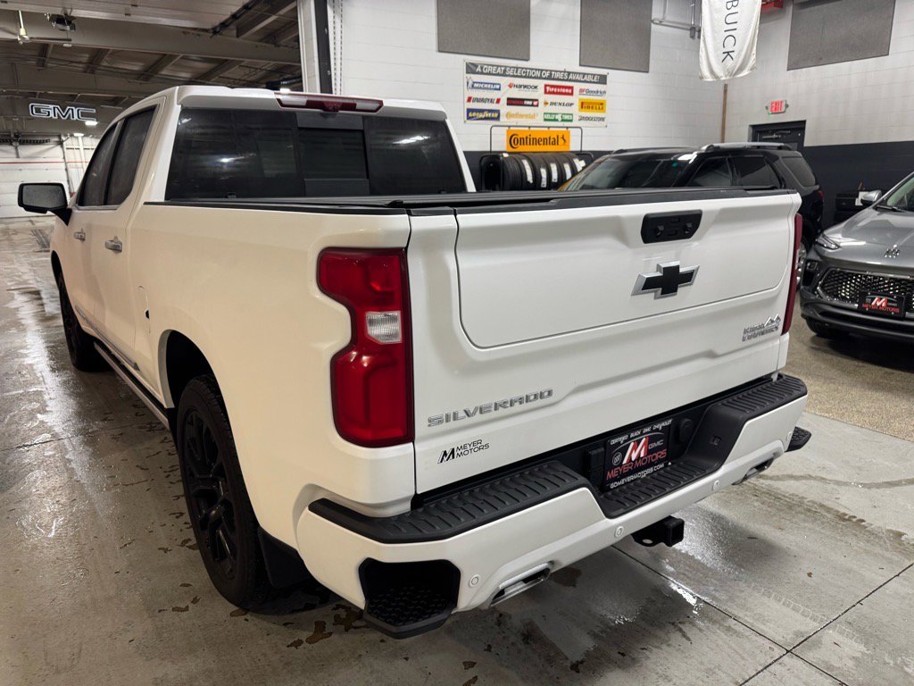 Used 2025 Chevrolet Silverado 1500 High Country image 7