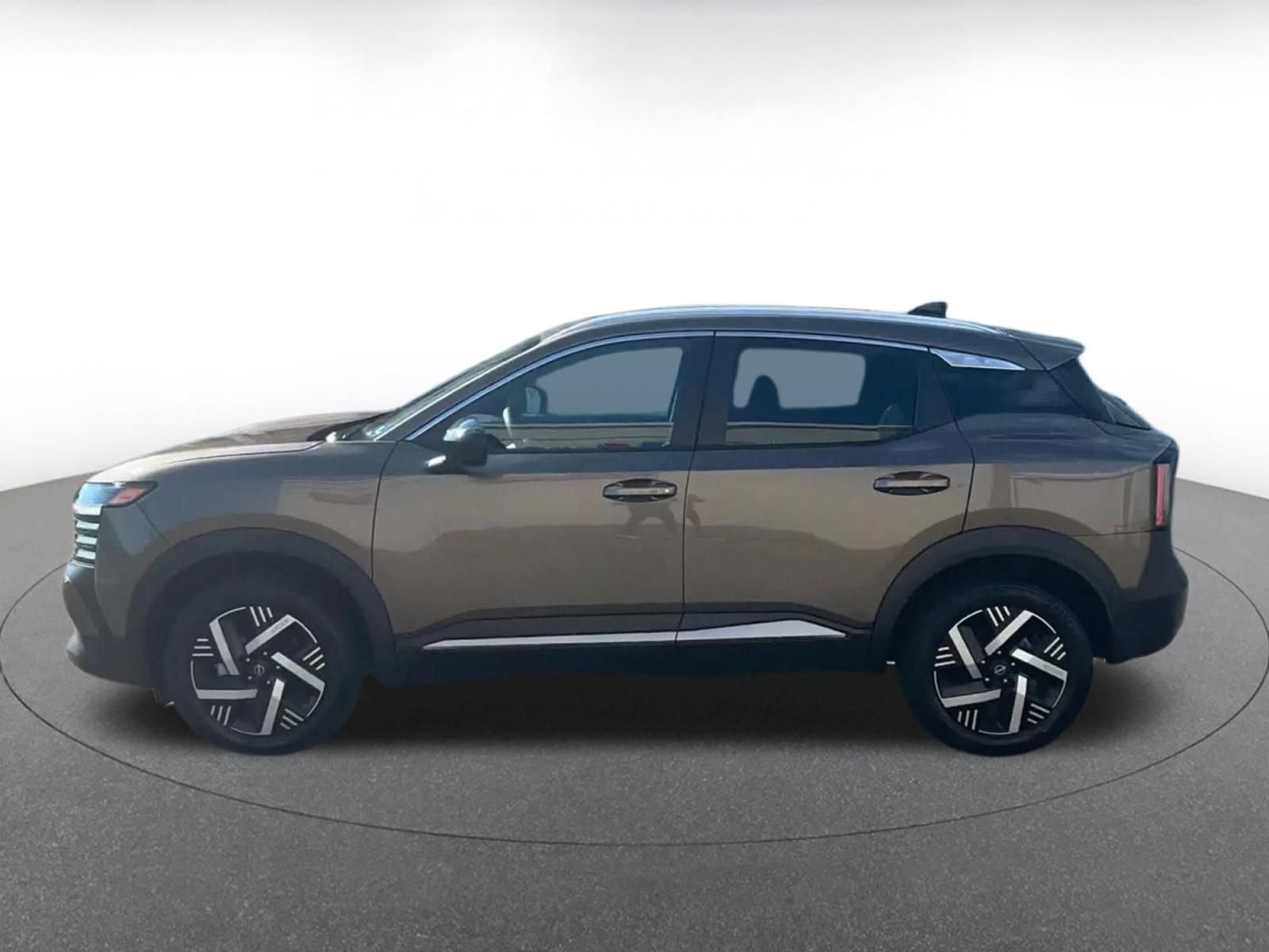 Used 2026 Nissan Kicks SV FWD image 9