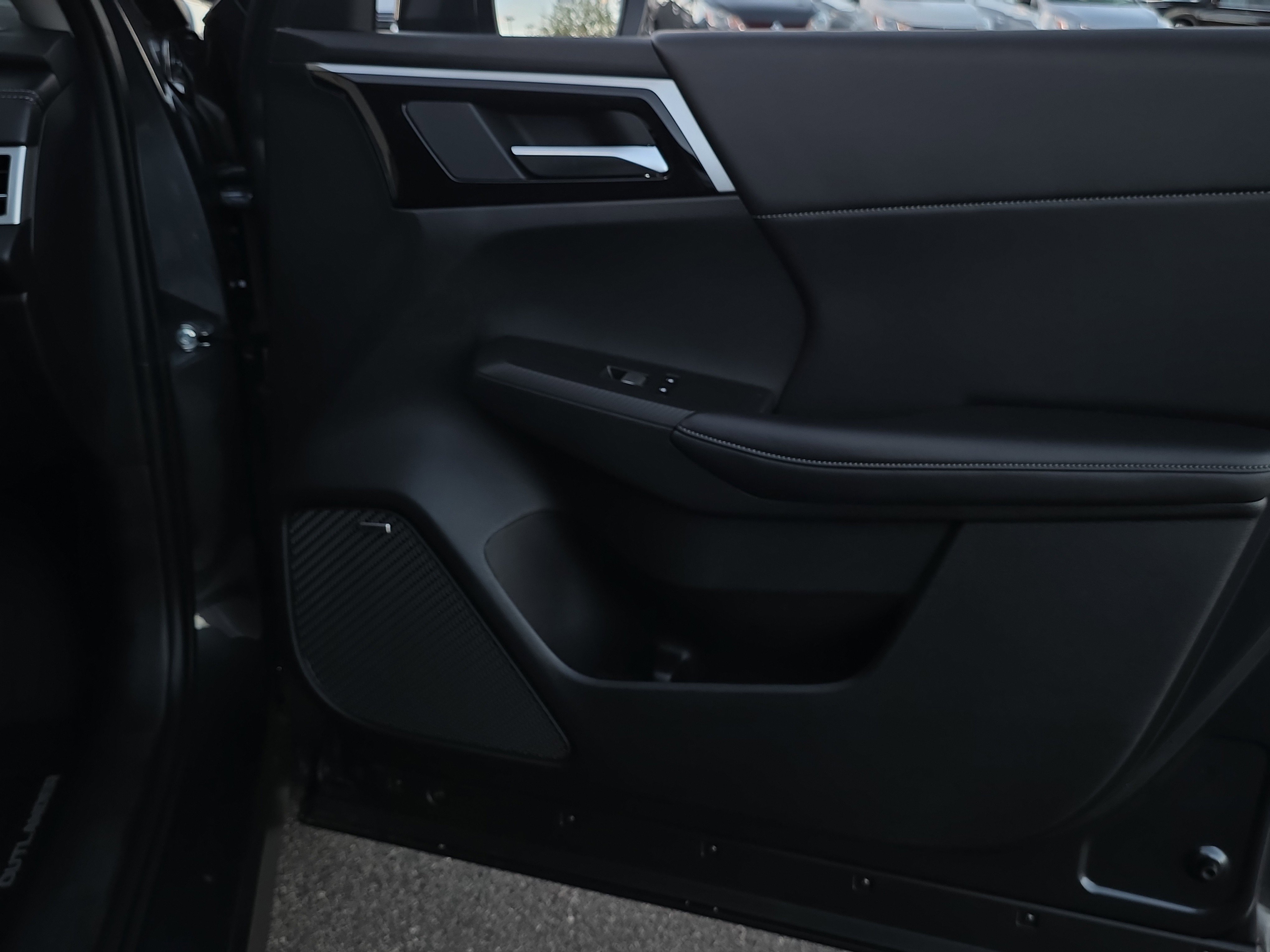 New 2025 Mitsubishi Outlander SE image 23