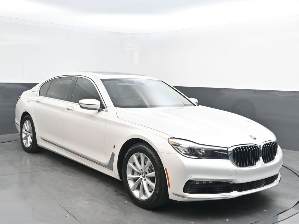 Used 2018 BMW 740e xDrive video 1