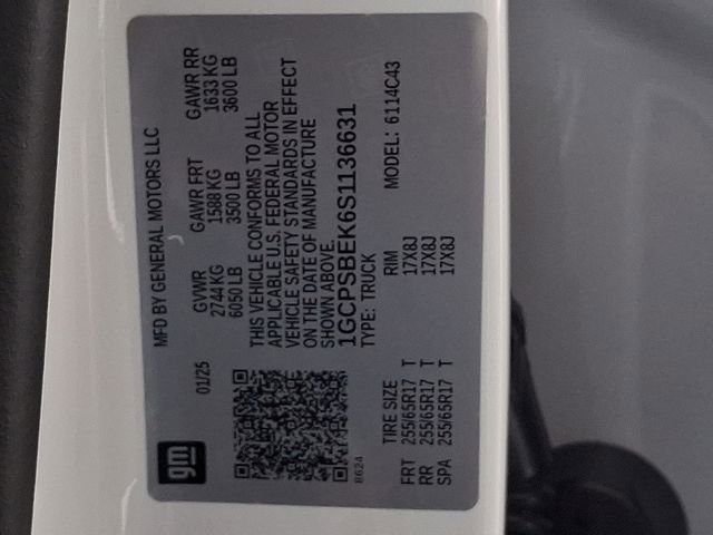 Used 2025 Chevrolet Colorado W/T w/ WT Convenience Package II image 27