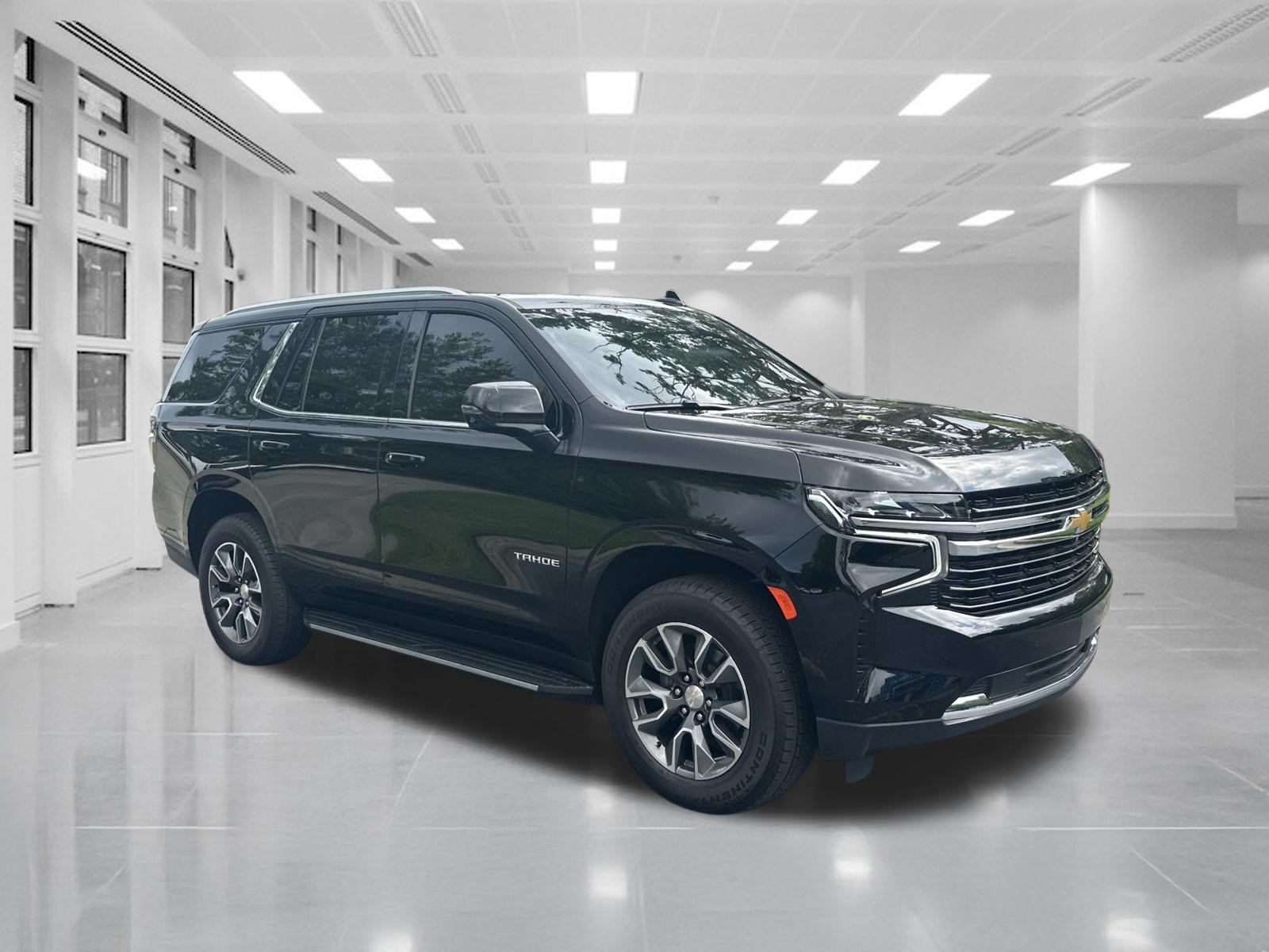 Used 2024 Chevrolet Tahoe LT w/ LT Signature Package AWD/4WD image 3
