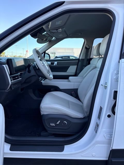 Used 2025 Hyundai Santa Fe SEL AWD/4WD image 5