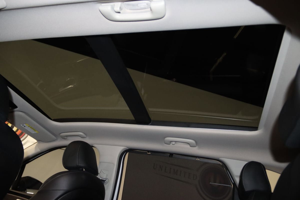 Used 2023 Kia Sorento SX Prestige image 16