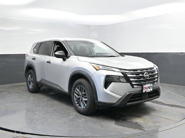 Used 2024 Nissan Rogue S AWD/4WD image 4