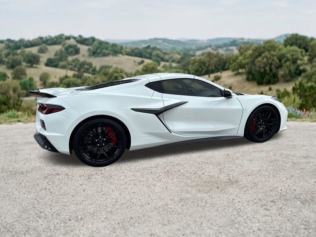 Used 2025 Chevrolet Corvette Z06 RWD image 10