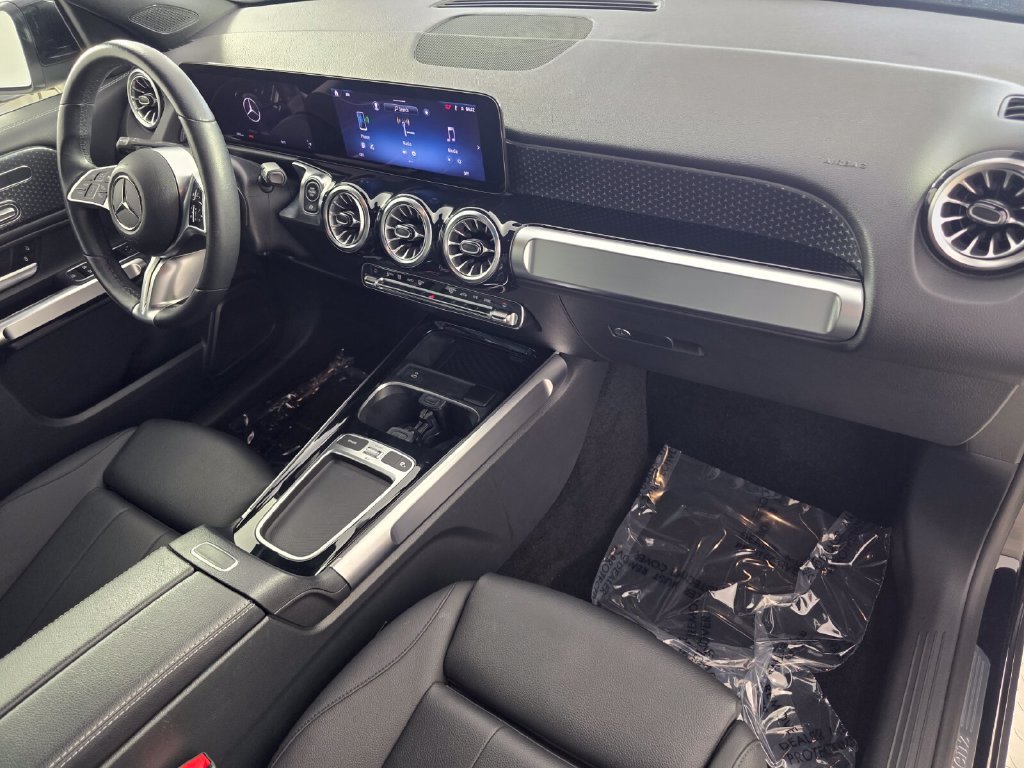 Certified 2025 Mercedes-Benz GLB 250 image 29