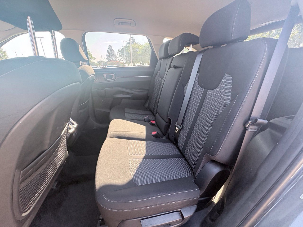 Used 2021 Kia Sorento LX FWD image 7