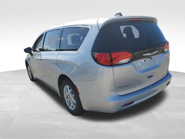 Used 2023 Chrysler Voyager LX FWD image 6
