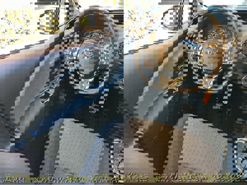 Used 2017 Toyota Yaris LE image 17