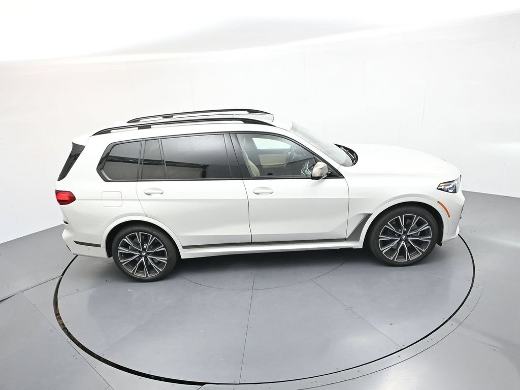 Used 2022 BMW X7 M50i AWD/4WD image 27