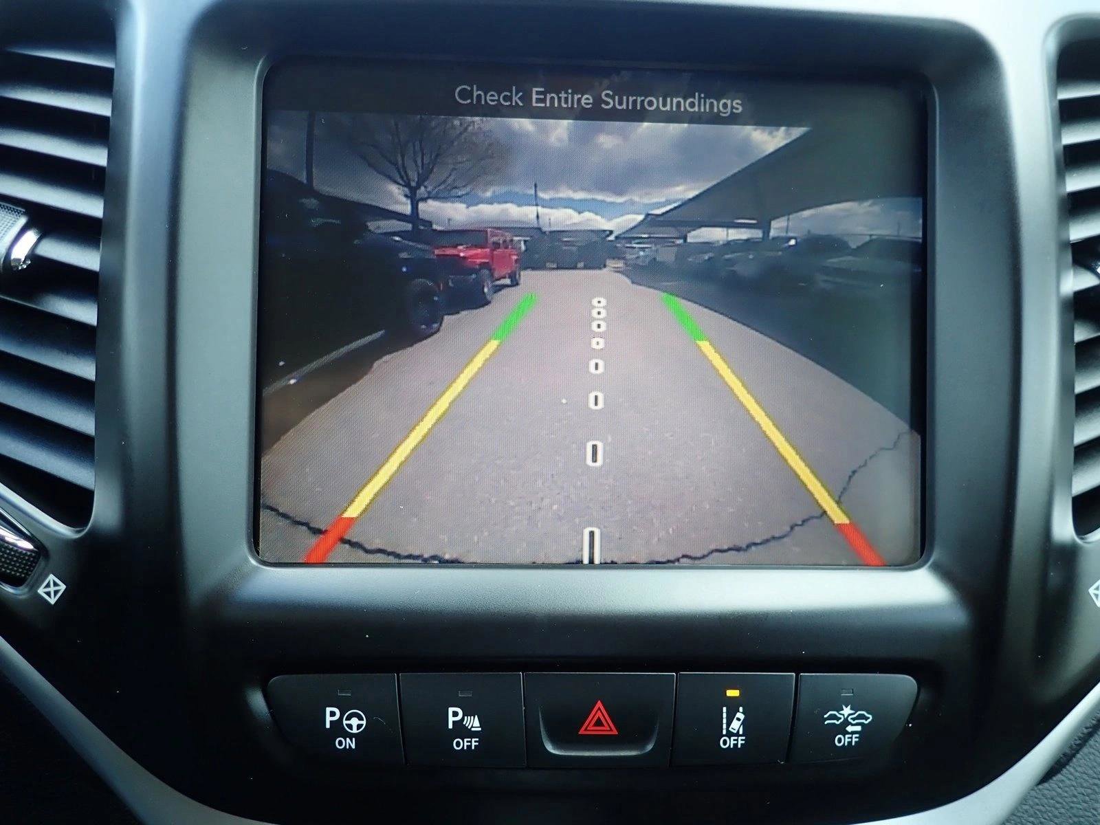 Used 2014 Jeep Cherokee Trailhawk w/ Technology Group AWD/4WD image 18