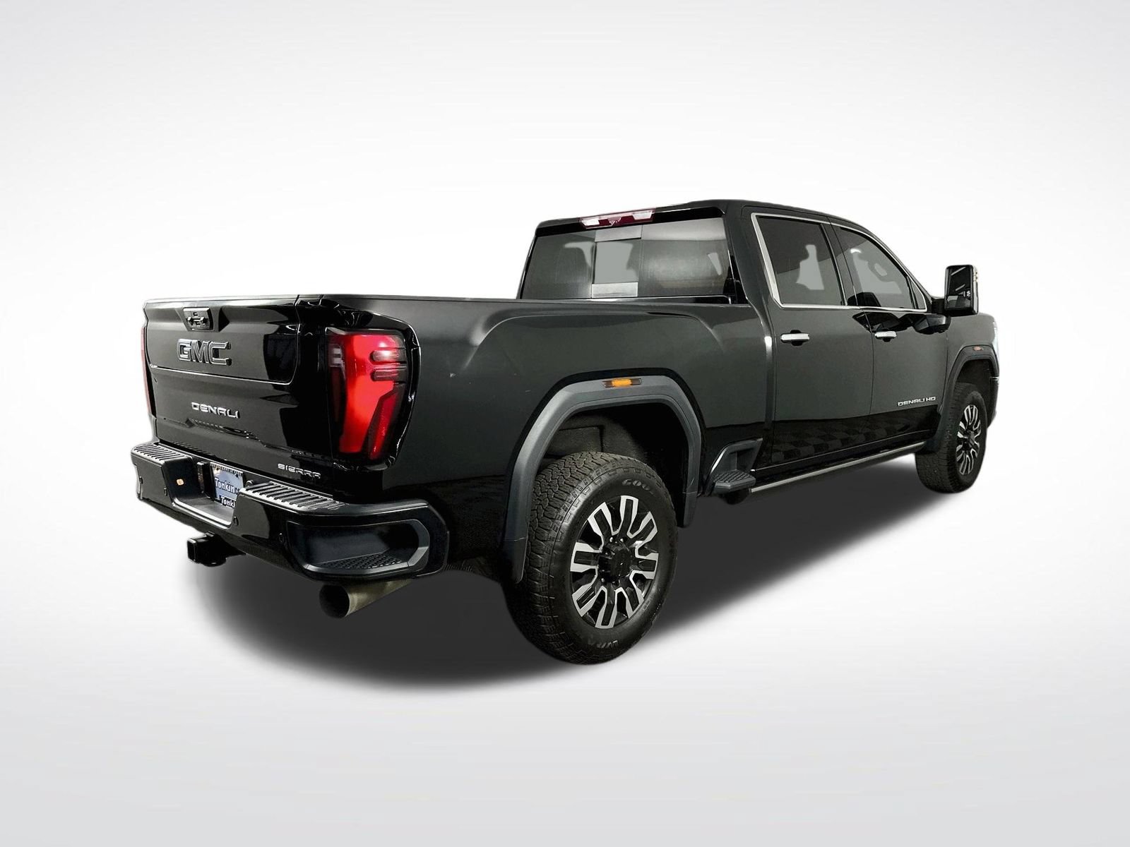 Used 2024 GMC Sierra 3500 Denali Ultimate AWD/4WD image 8