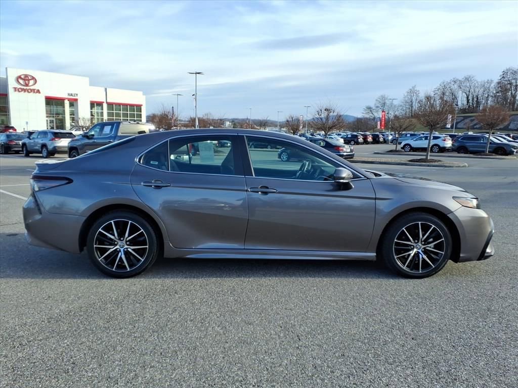 Certified 2024 Toyota Camry SE image 3