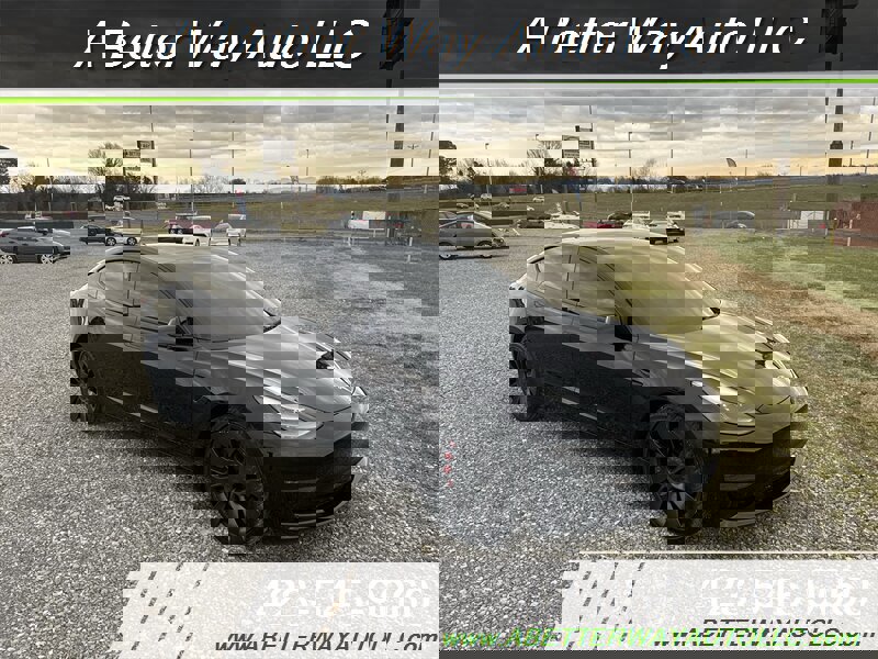 Used 2022 Tesla Model 3 Performance image 2