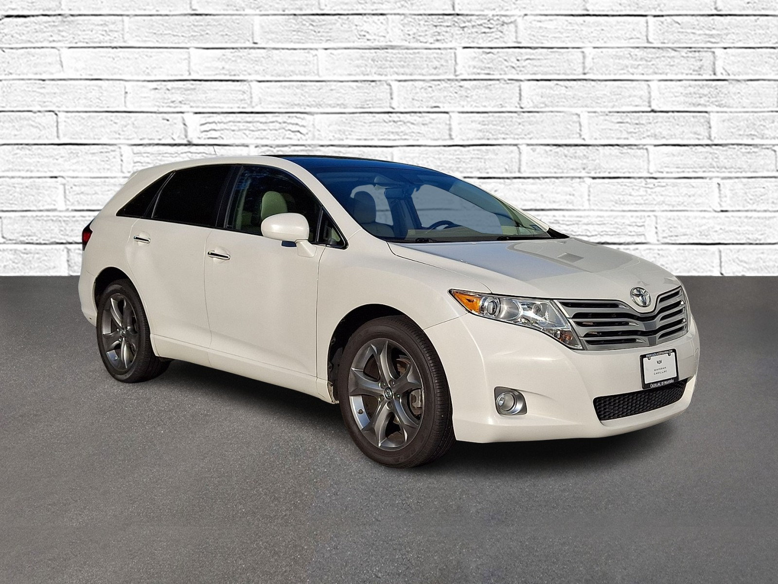 Used 2012 Toyota Venza Limited w/ Tow Pkg AWD/4WD image 2