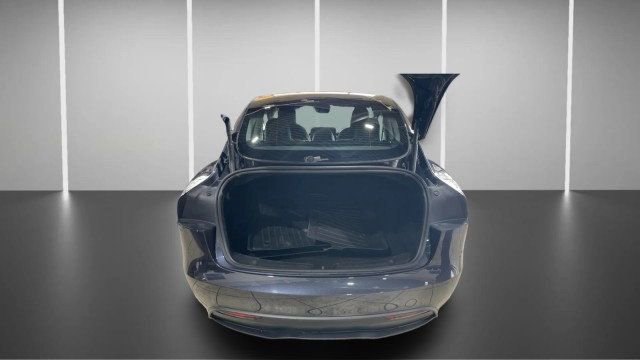 Used 2025 Tesla Model 3 Long Range RWD image 9