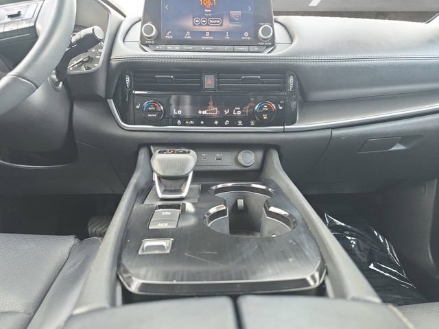 Used 2023 Nissan Rogue SV w/ SV Premium Package image 3