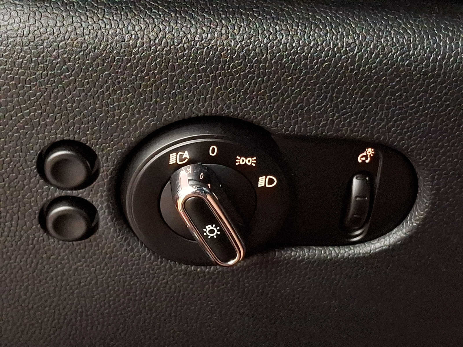 Used 2021 MINI Cooper 4-Door Hardtop w/ Storage Package FWD image 24