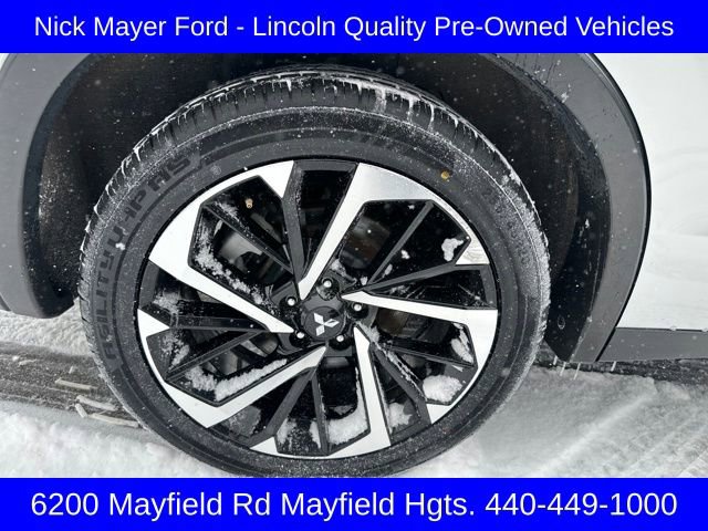 Used 2024 Mitsubishi Outlander image 10