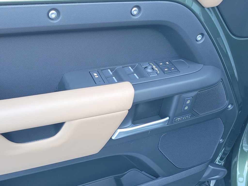 New 2026 Land Rover Defender 110 X-Dynamic SE AWD/4WD image 23