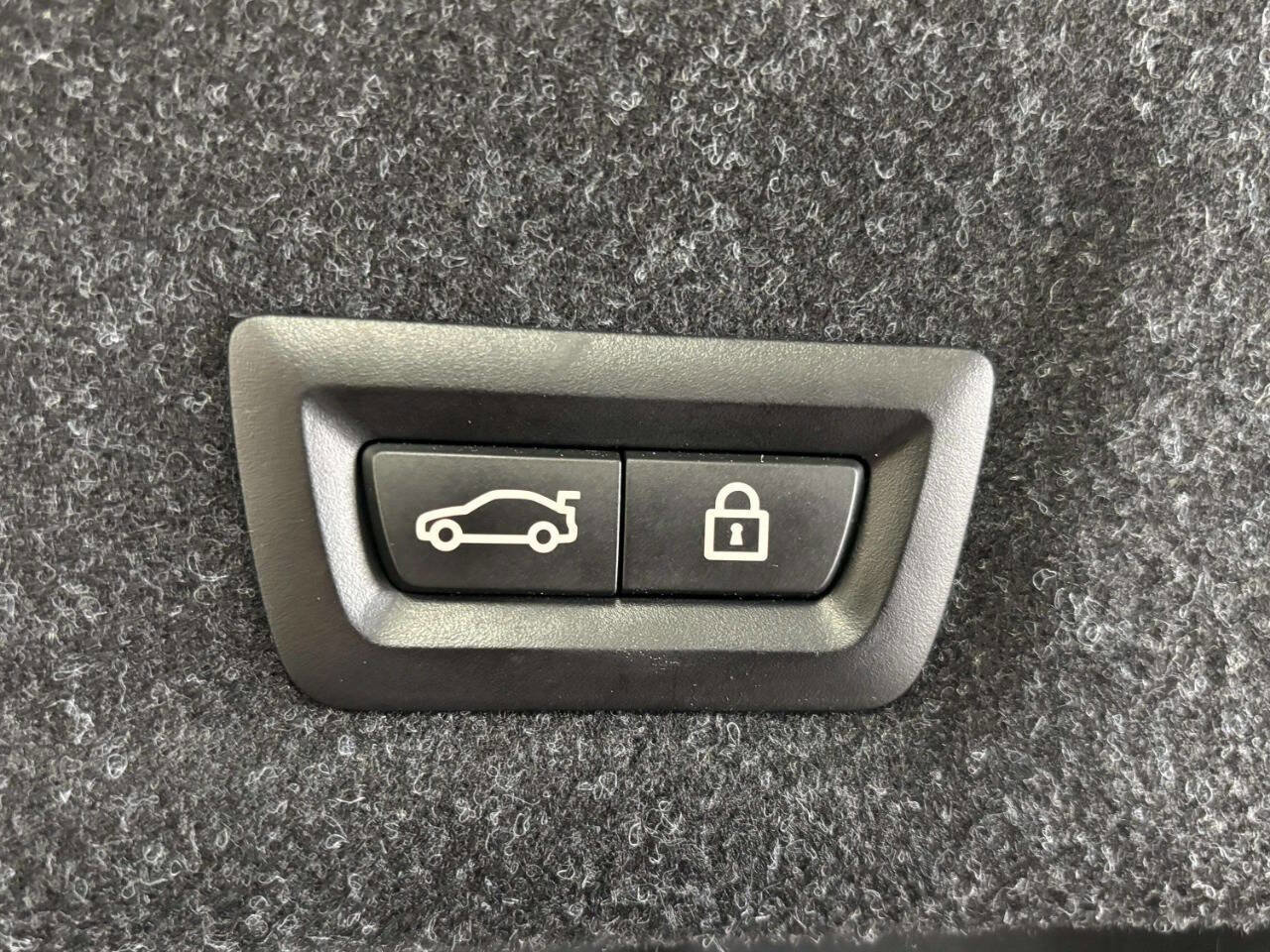 Used 2019 BMW 330i xDrive Sedan AWD/4WD image 7
