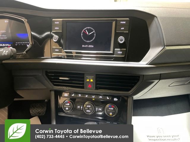 Used 2024 Volkswagen Jetta SE image 12