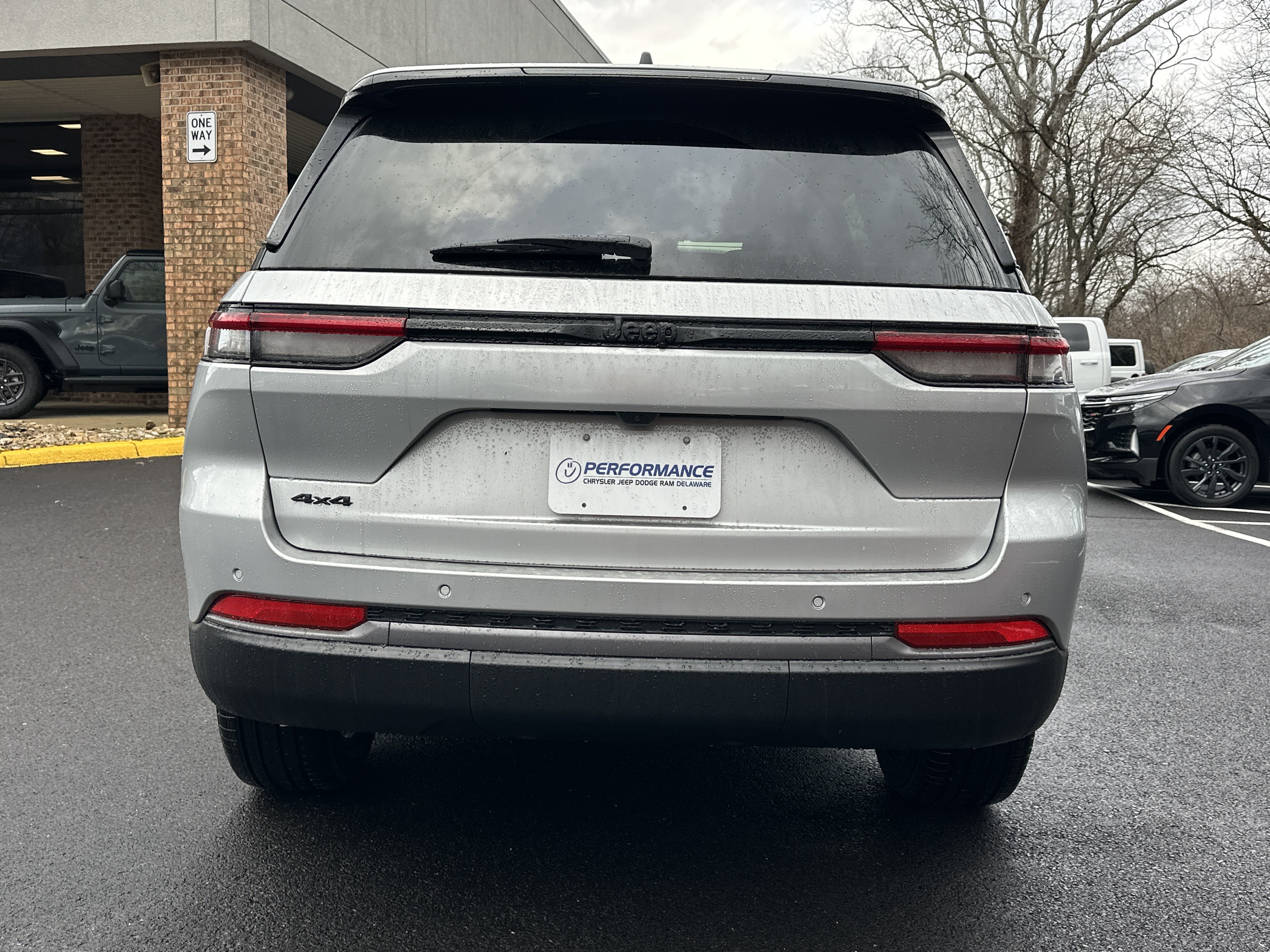 New 2026 Jeep Grand Cherokee Limited w/ Limited Altitude Package AWD/4WD image 16