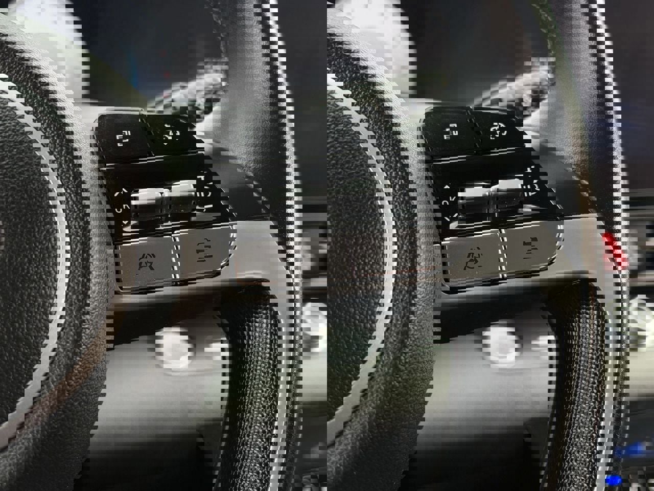 Used 2023 Hyundai Elantra SEL w/ Convenience Package image 17