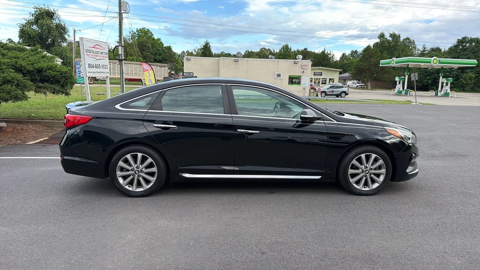 Used 2017 Hyundai Sonata Limited w/ Tech Package 03 FWD image 8