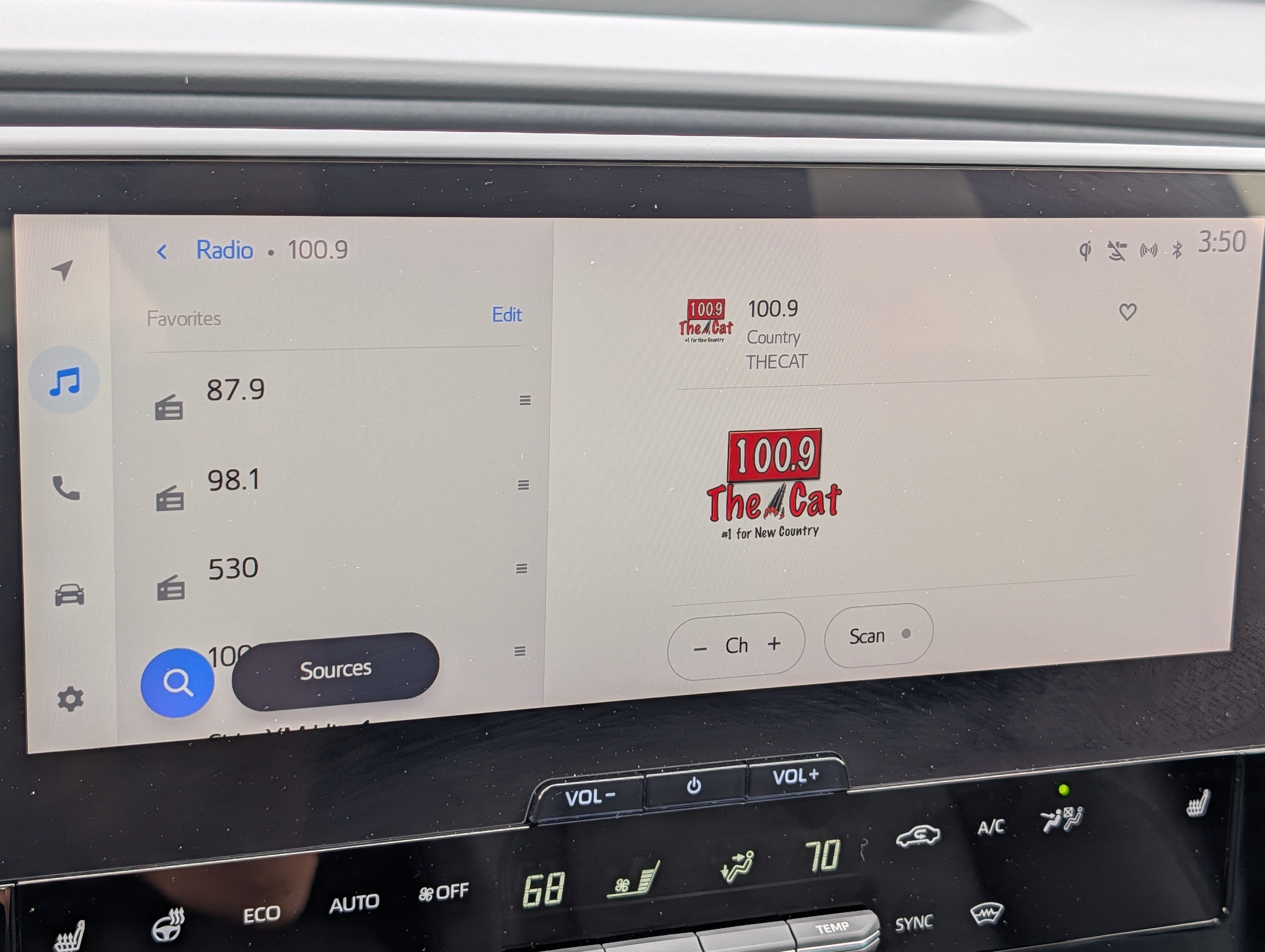 Certified 2023 Subaru Solterra AWD image 22