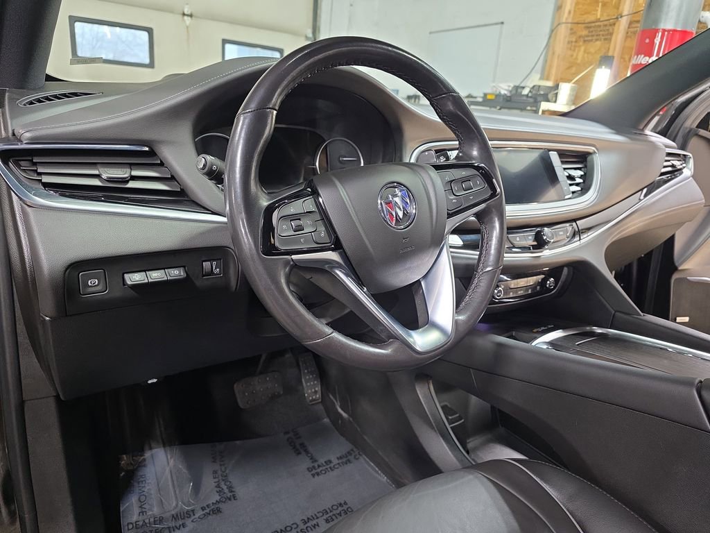 Used 2022 Buick Enclave Avenir w/ Avenir Technology Package image 16