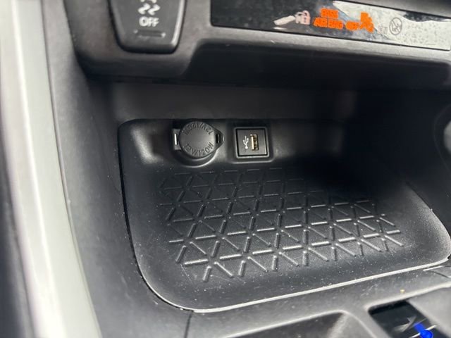 Used 2025 Toyota RAV4 XLE AWD/4WD image 17