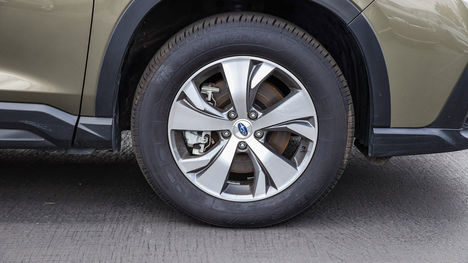 Used 2024 Subaru Ascent Premium w/ Convenience Package image 6